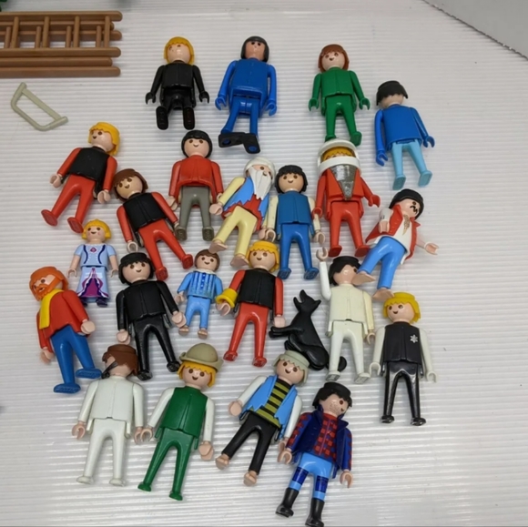 Vintage Playmobil (Geobra) Figures And Accessory Lot, Natives Set, 30 pieces - Picture 5 of 12